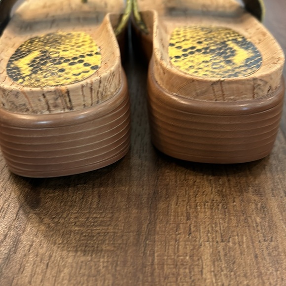 Donald J. Pliner Fifi Snake Print sandals - Picture 7 of 8